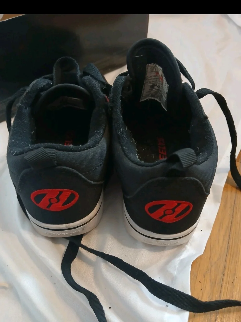 Heelys In Box Flames Yputh Size 1